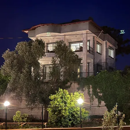 Oktapolis Villa