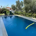 Villa Oktapolis *